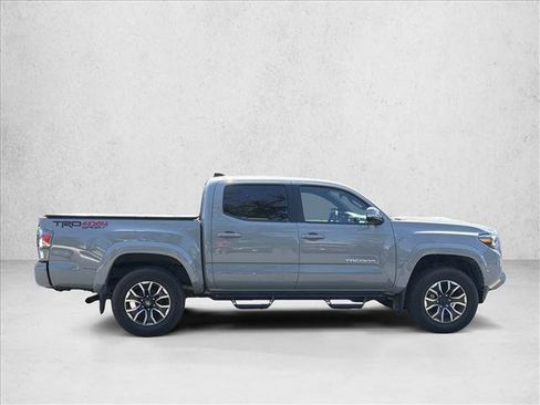 Used 2020 Toyota Tacoma TRD Sport w/ TRD Premium Sport Package AWD/4WD image 4
