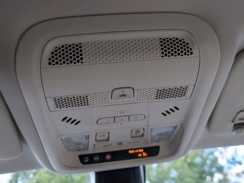 Used 2021 Cadillac XT6 Premium Luxury FWD image 18