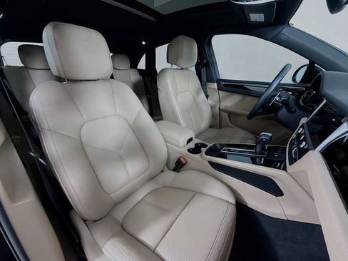 Certified 2026 Porsche Macan AWD/4WD image 29