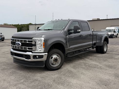 Used 2025 Ford F350 XLT AWD/4WD image 1