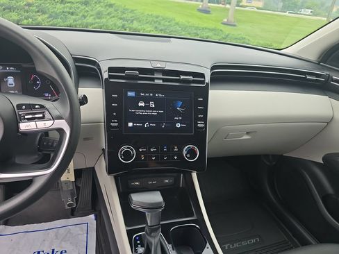 Certified 2023 Hyundai Tucson SE AWD/4WD image 18