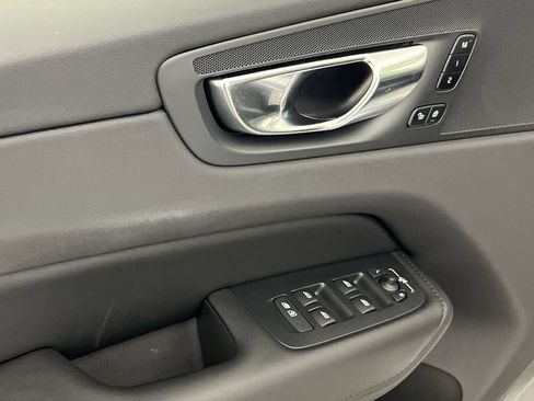 Certified 2025 Volvo XC60 B5 Plus image 15
