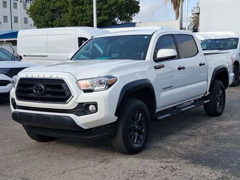 Used 2023 Toyota Tacoma SR5 RWD image 2