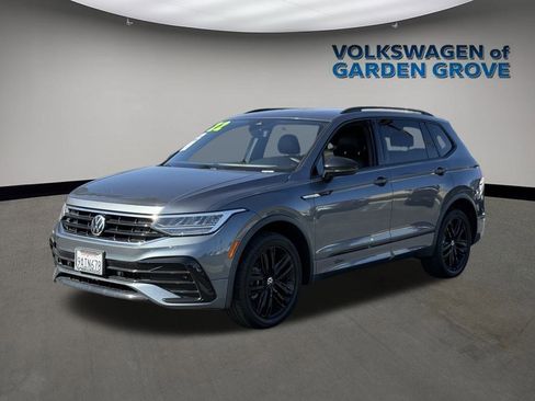 Used 2022 Volkswagen Tiguan SE R-Line image 4