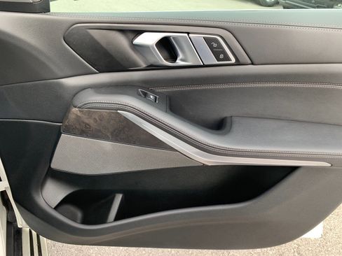 Used 2024 BMW X5 xDrive40i w/ Premium Package image 21