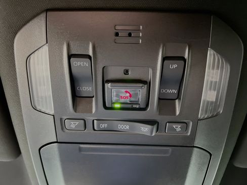 Used 2022 Toyota Highlander XSE image 21