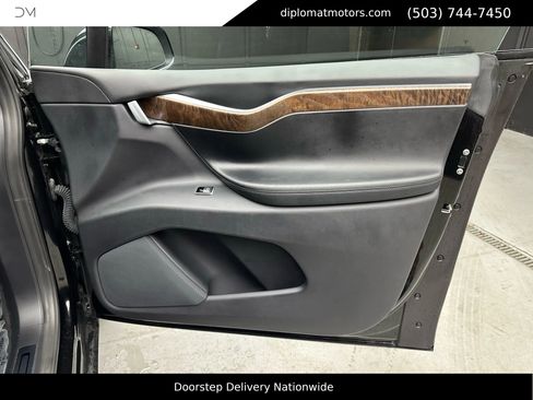 Used 2017 Tesla Model X 100D image 32
