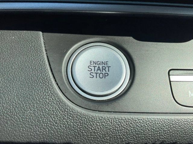 Used 2025 Hyundai Elantra SEL FWD image 20