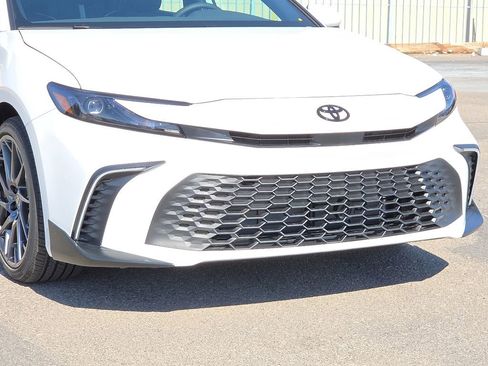 Used 2026 Toyota Camry SE w/ Multimedia Upgrade Package image 8