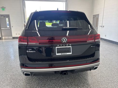 New 2026 Volkswagen Atlas Peak Edition AWD/4WD image 3