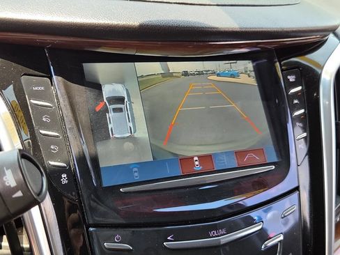 Used 2020 Cadillac Escalade Premium Luxury RWD image 19