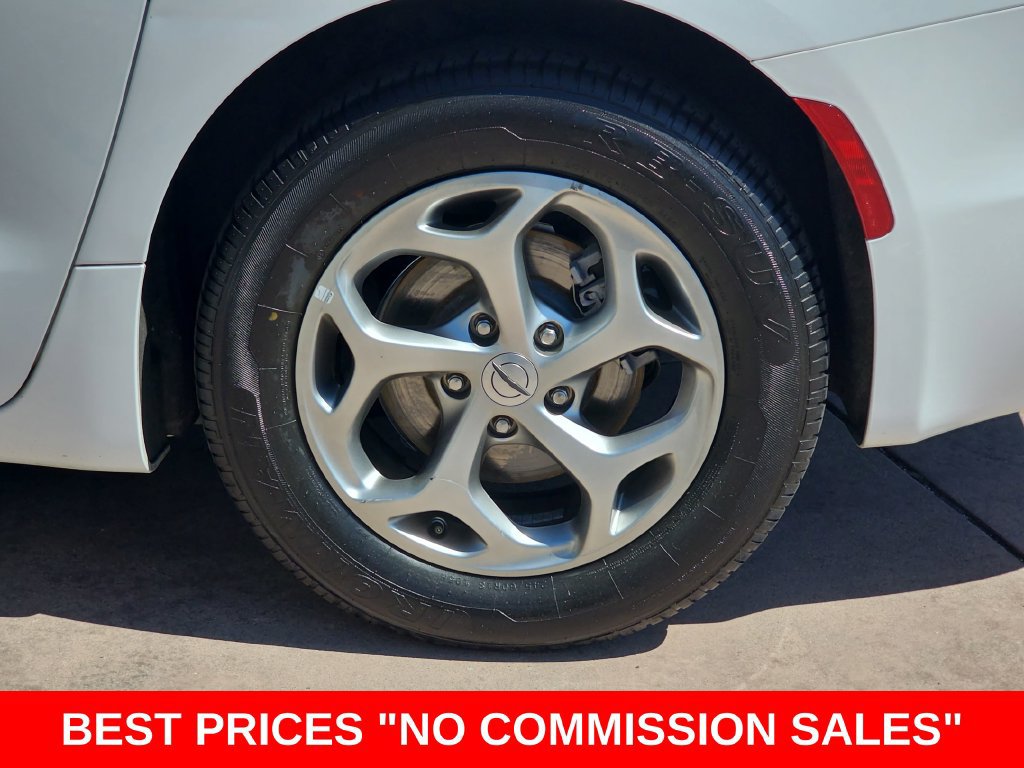 Used 2023 Chrysler Pacifica Limited FWD image 39