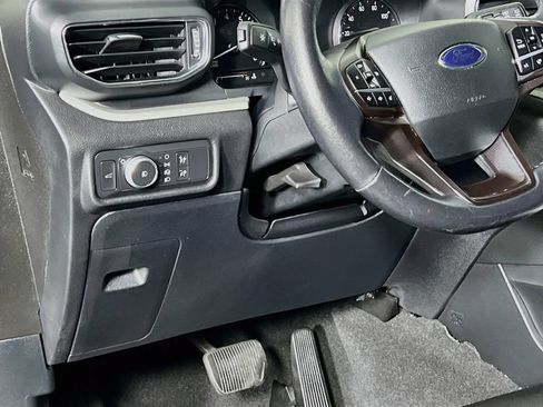 Used 2020 Ford Explorer XLT w/ Equipment Group 202A AWD/4WD image 12
