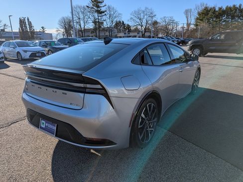 Used 2026 Toyota Prius Plug-In Hybrid image 6