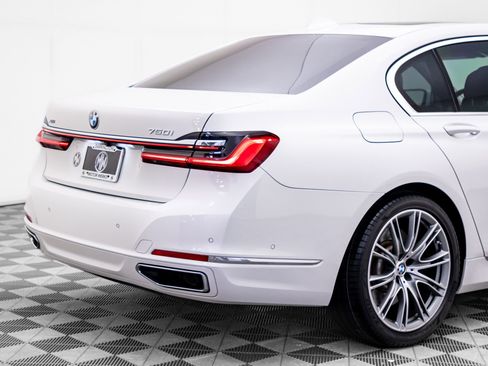 Certified 2022 BMW 750i xDrive AWD/4WD image 37