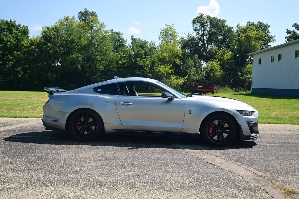 Used 2022 Ford Mustang Shelby GT500 w/ Technology Package RWD image 7