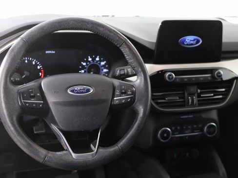 Used 2020 Ford Escape SEL image 3