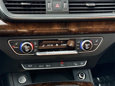 Used 2018 Audi Q5 2.0T Premium Plus w/ Premium Plus Package image 22