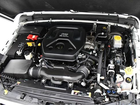 Used 2022 Jeep Wrangler Unlimited Sahara image 6