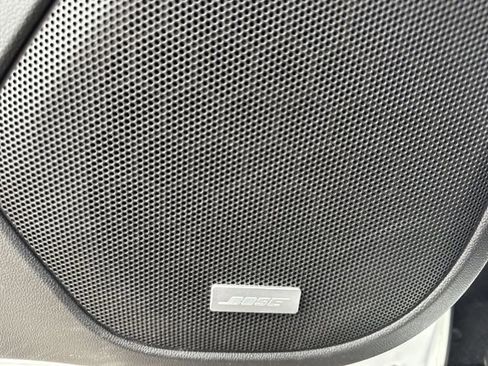 Used 2019 GMC Acadia SLT image 25