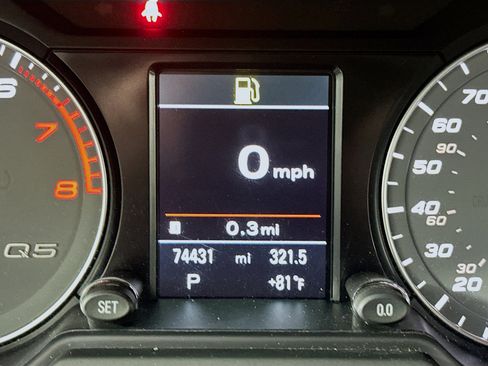 Used 2017 Audi SQ5 Premium Plus w/ Technology Package image 18