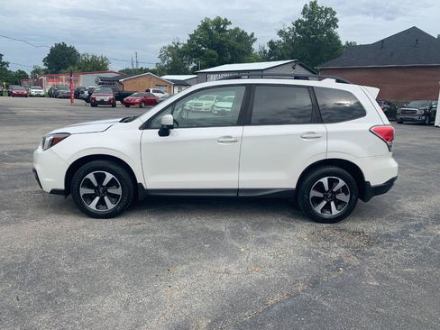 Used 2017 Subaru Forester 2.5i Premium AWD/4WD image 4
