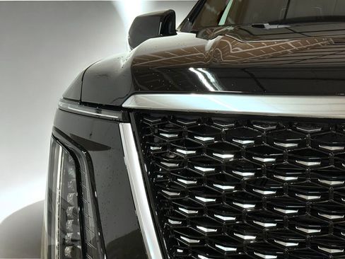 New 2025 Cadillac Escalade ESV Luxury image 19