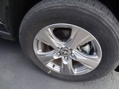 Certified 2025 Toyota RAV4 LE AWD/4WD image 14