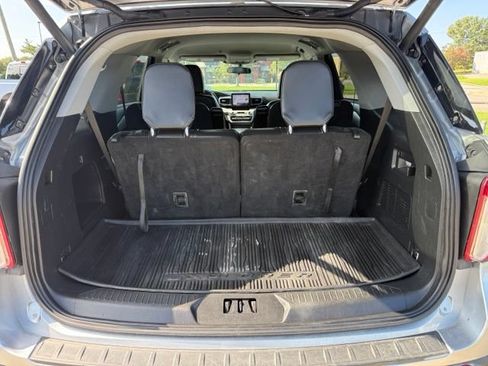 Used 2024 Ford Explorer XLT w/ Equipment Group 202A AWD/4WD image 16