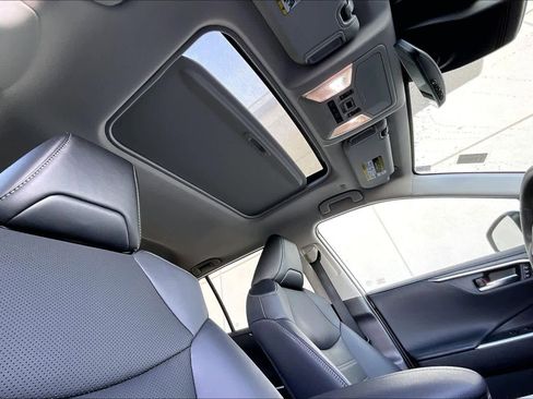 Used 2023 Toyota RAV4 Limited image 13