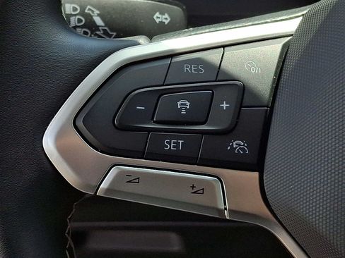 Certified 2024 Volkswagen Tiguan SE AWD/4WD image 18