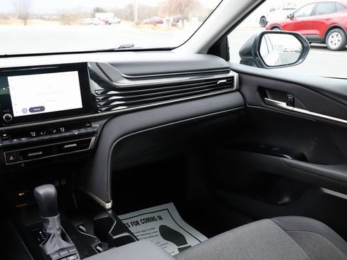 Used 2025 Toyota Camry LE image 25