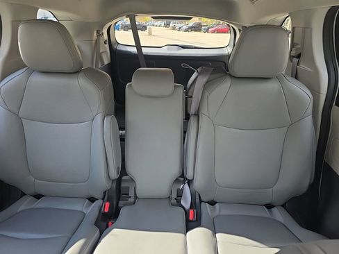 Used 2024 Toyota Sienna XLE image 20