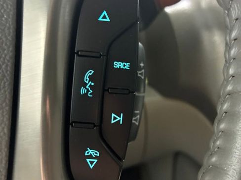 Used 2010 GMC Yukon XL SLT w/ SLT-2 Equipment Package AWD/4WD image 21