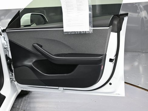 Used 2025 Tesla Model 3 Long Range image 23