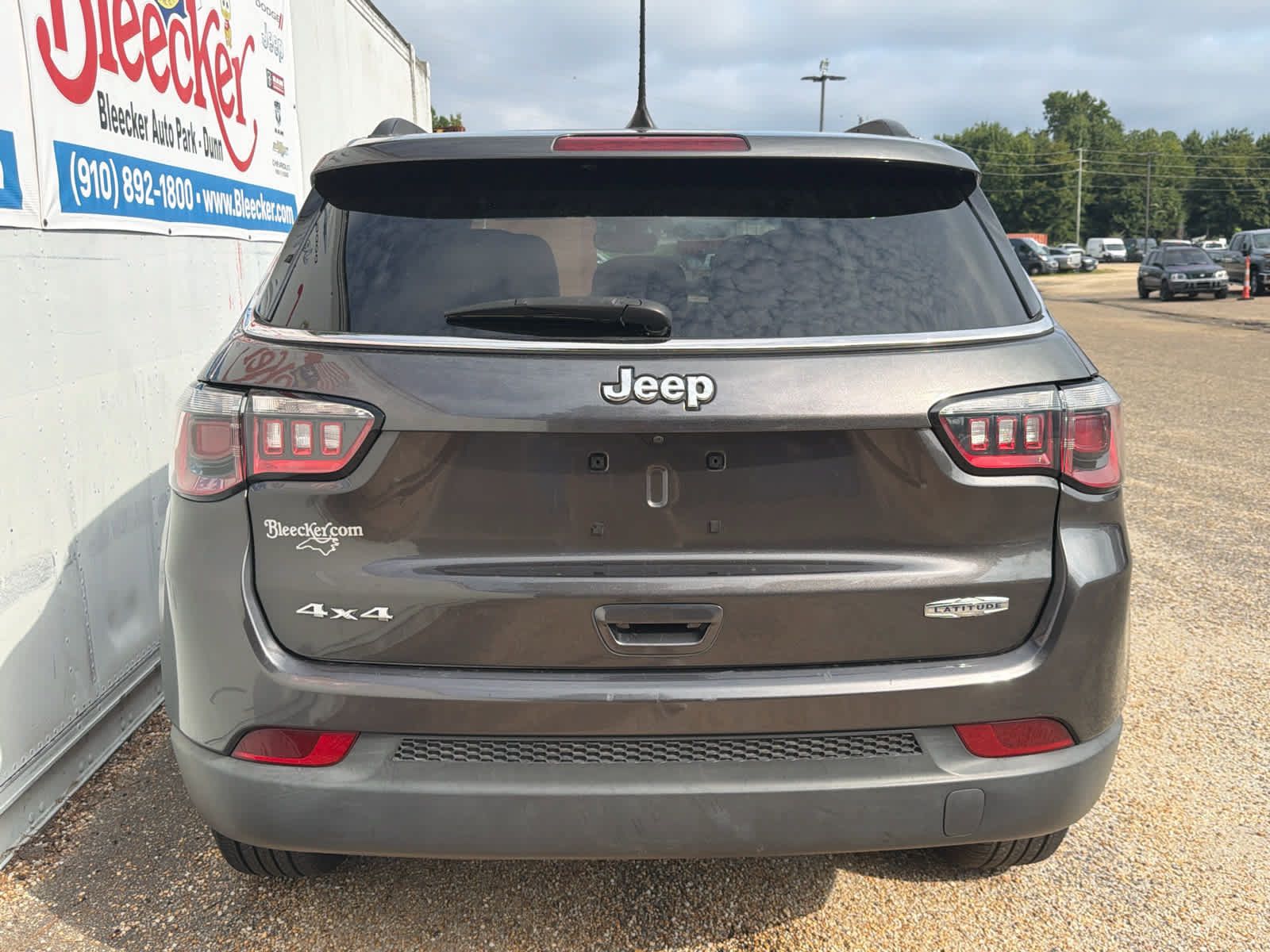 Used 2018 Jeep Compass Latitude w/ Popular Equipment Group AWD/4WD image 4