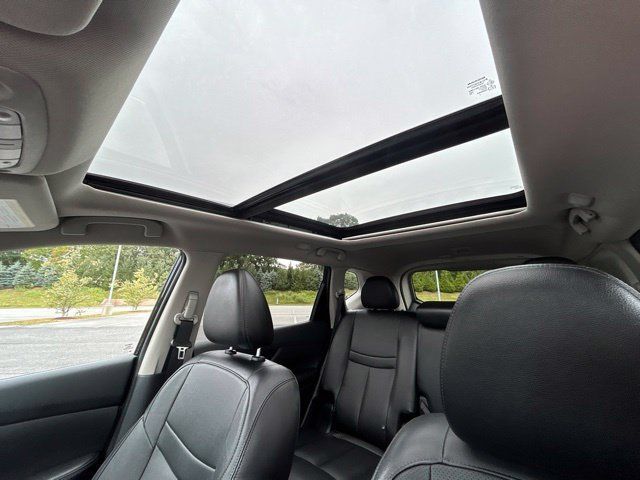Used 2019 Nissan Rogue SL w/ Premium Package AWD/4WD image 26