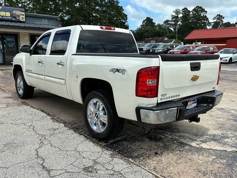 Used 2013 Chevrolet Silverado 1500 LTZ w/ LTZ White Diamond Edition AWD/4WD image 4
