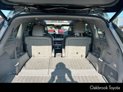 Used 2017 Toyota Highlander Limited Platinum AWD/4WD image 15