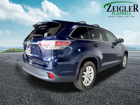 Used 2015 Toyota Highlander LE FWD image 6