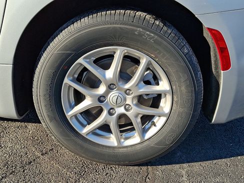Used 2026 Chrysler Pacifica Select FWD image 5