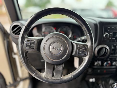 Used 2018 Jeep Wrangler Unlimited Sport AWD/4WD image 34