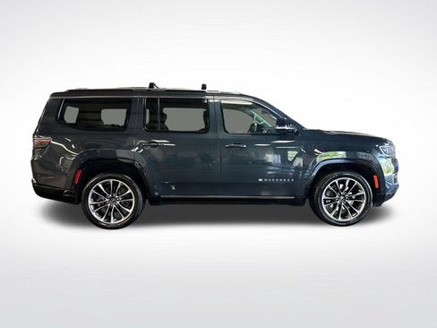 Used 2023 Jeep Wagoneer Series III w/ Premium Group I AWD/4WD image 7