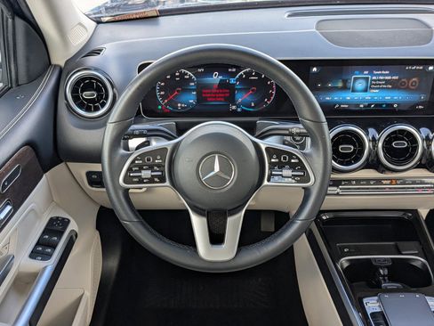 Used 2020 Mercedes-Benz GLB 250 4MATIC image 19