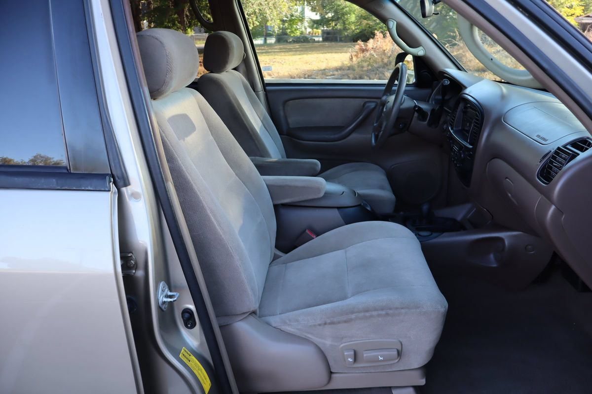 Used 2001 Toyota Sequoia SR5 AWD/4WD image 24