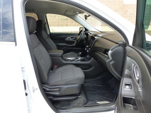 Used 2020 Chevrolet Traverse LT AWD/4WD image 43