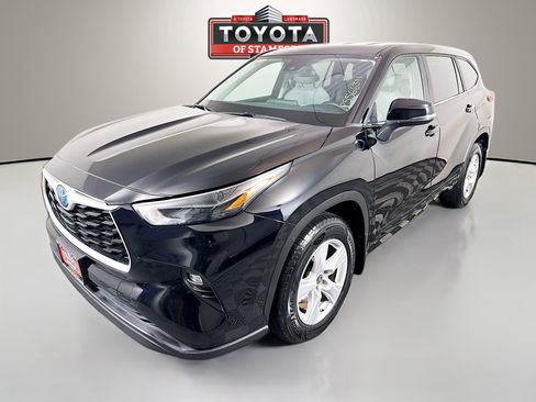 Certified 2023 Toyota Highlander LE image 3