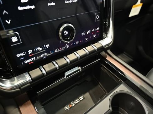New 2026 GMC Yukon Denali w/ Advanced Technology Package AWD/4WD image 18