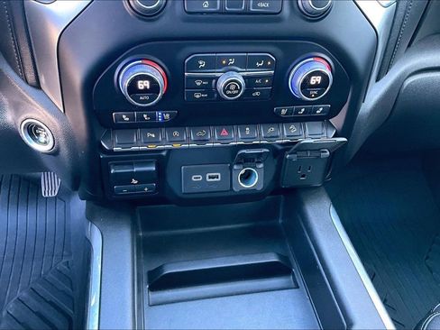 Used 2022 Chevrolet Silverado 1500 LTZ image 11