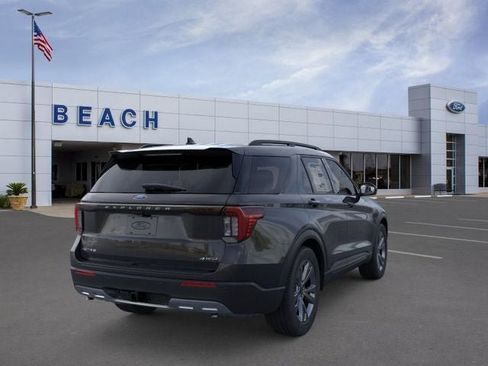 New 2026 Ford Explorer Active w/ Active Comfort Package AWD/4WD image 8
